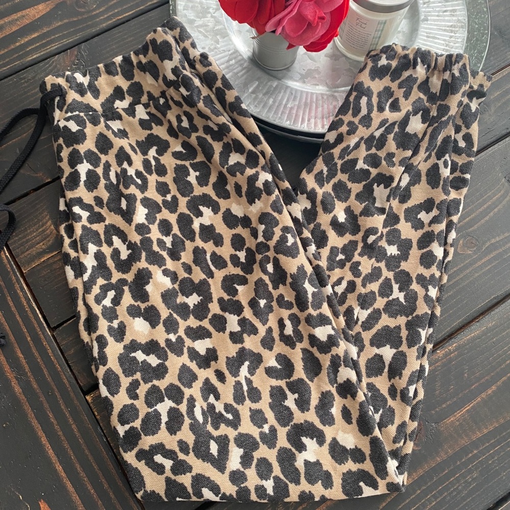 Leopard joggers